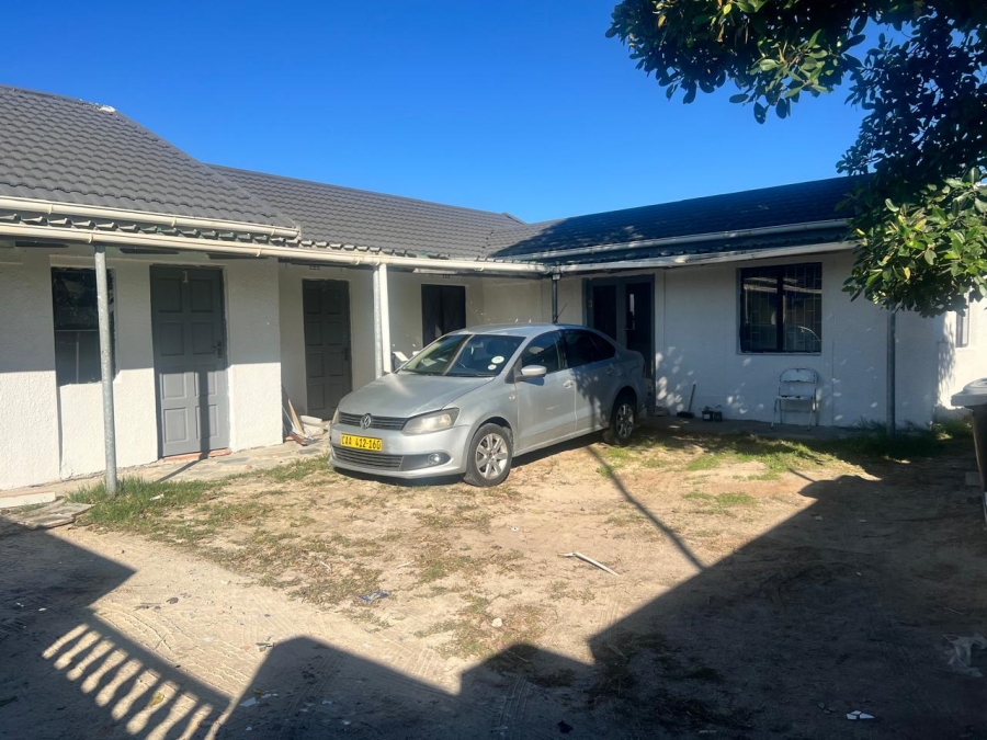 14 Bedroom Property for Sale in Mandalay Western Cape